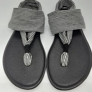 Sanuk Black/White Striped Yoga Mat Slingback Size UK 3-4 US 6-6,5 Like New